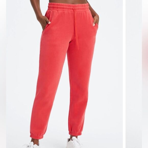 Fabletics Forever Fleece Go-To Sweatpants Size xs washed electric cherry nwt - Picture 1 of 10